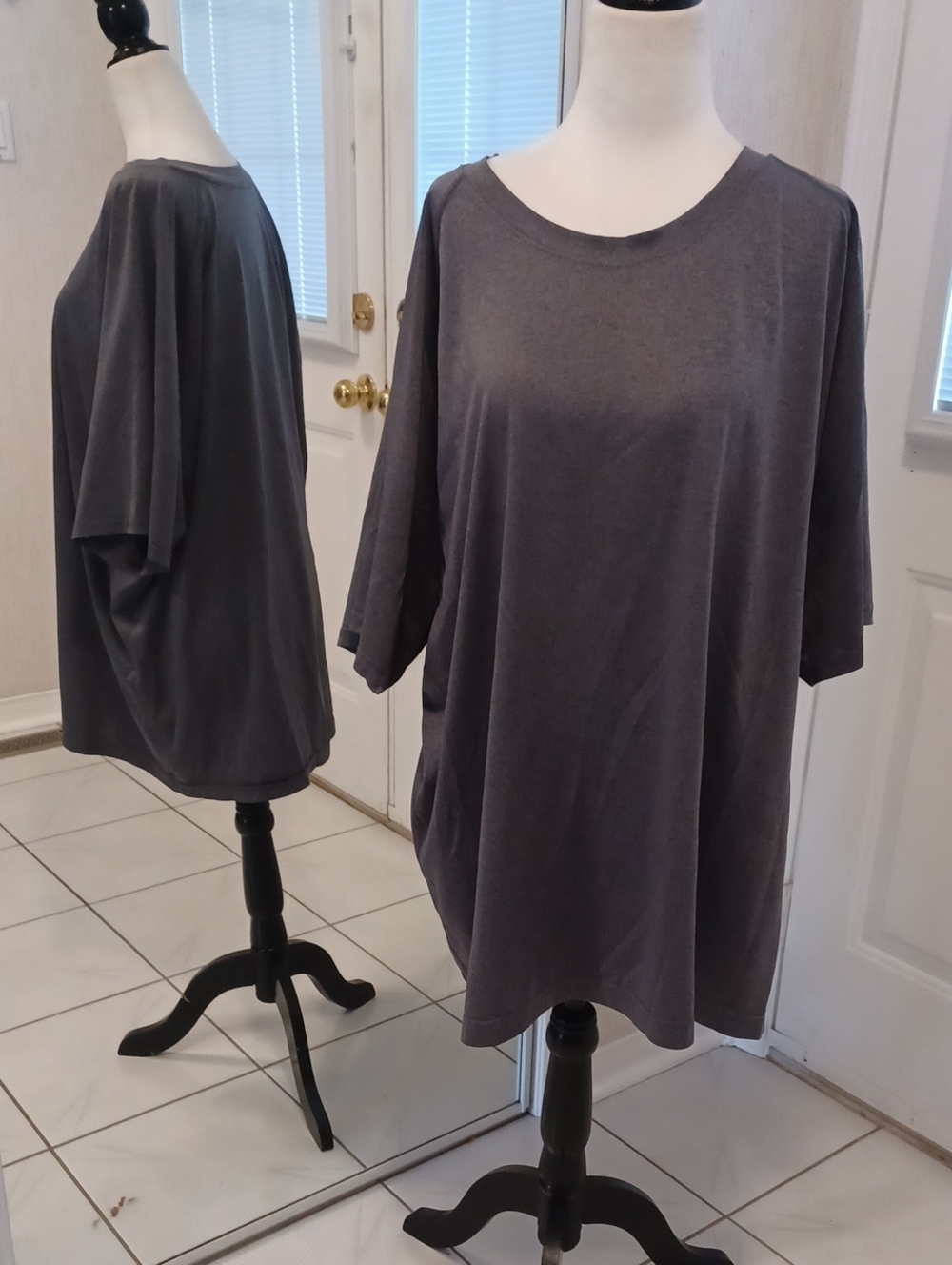4/$60 Old Navy Active Short Sleeve Tee in Charcoal Gray - Size XXXL